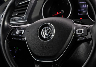 Подержанный автомобиль Volkswagen Tiguan 2020 года (11 фото)