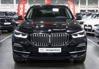 Подержанный автомобиль BMW X5 2019 года (4 фото)