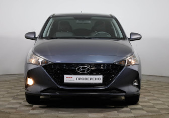 Подержанный автомобиль Hyundai Solaris Sedan 2021 года (2 фото)
