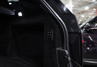 Подержанный автомобиль Land Rover Range Rover 2014 года (29 фото)