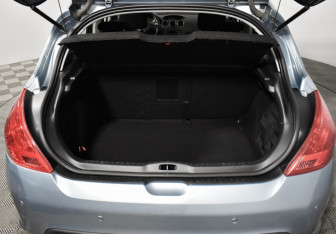 Подержанный автомобиль Peugeot 308 Hatchback 2011 года (21 фото)