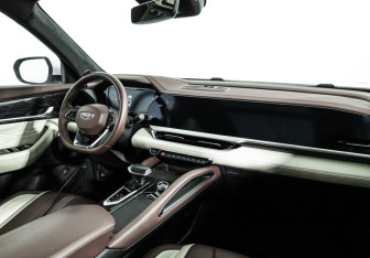 Подержанный автомобиль Geely Monjaro 2023 года (9 фото)