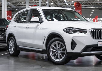 Подержанный автомобиль BMW X3 2022 года (6 фото)