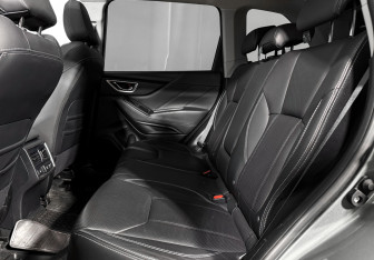 Подержанный автомобиль Subaru Forester Suv 2019 года (12 фото)