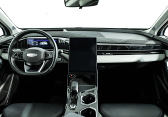 Подержанный автомобиль Geely Atlas 2024 года (13 фото)