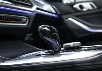 Подержанный автомобиль BMW X5 2019 года (23 фото)