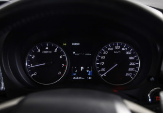 Подержанный автомобиль Mitsubishi Outlander 2012 года (11 фото)