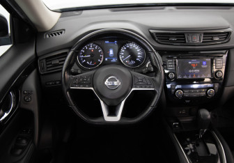 Подержанный автомобиль Nissan X-Trail 2021 года (10 фото)
