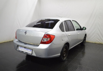 Подержанный автомобиль Renault Symbol 2008 года (5 фото)