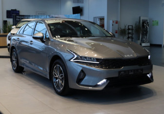 Новый Kia K5 2025 (3 фото)