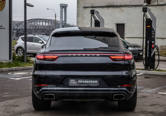 Подержанный автомобиль Porsche Cayenne 2019 года (7 фото)