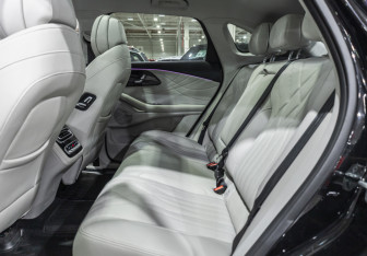 Подержанный автомобиль Exeed RX 2023 года (14 фото)