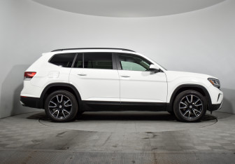 Подержанный автомобиль Volkswagen Atlas 2021 года (4 фото)
