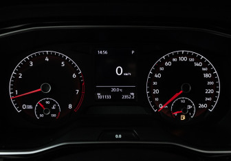 Подержанный автомобиль Volkswagen Jetta Sedan 2020 года (12 фото)