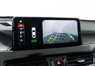 Подержанный автомобиль BMW X1 2017 года (15 фото)