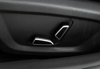 Подержанный автомобиль Changan UNI-V 2023 года (19 фото)