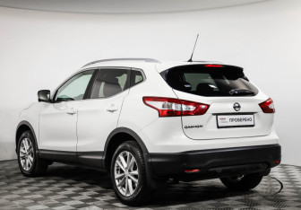 Подержанный автомобиль Nissan Qashqai 2014 года (7 фото)