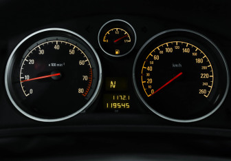 Подержанный автомобиль Opel Zafira Compactvan 2012 года (13 фото)