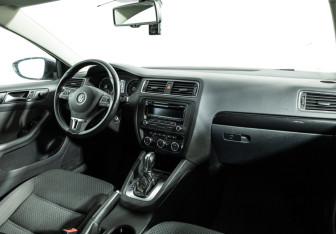 Подержанный автомобиль Volkswagen Jetta Sedan 2013 года (9 фото)