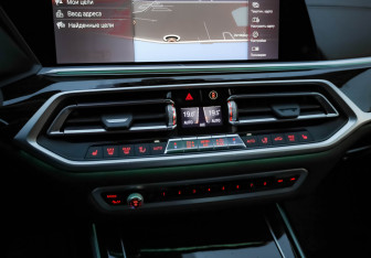 Подержанный автомобиль BMW X7 2019 года (19 фото)