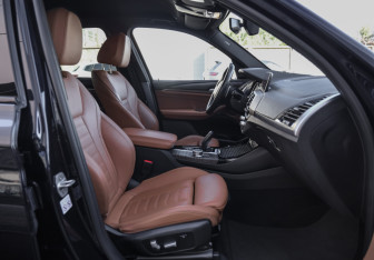 Подержанный автомобиль BMW X3 2018 года (31 фото)