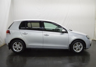 Подержанный автомобиль Volkswagen Golf Hatchback 2011 года (4 фото)