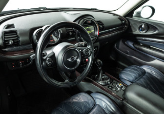 Подержанный автомобиль MINI Clubman Wagon 2016 года (11 фото)