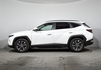 Подержанный автомобиль Hyundai Tucson 2022 года (8 фото)