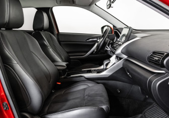 Подержанный автомобиль Mitsubishi Eclipse Cross 2021 года (20 фото)