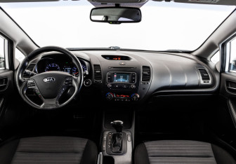 Подержанный автомобиль Kia Cerato Sedan 2015 года (10 фото)