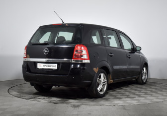Подержанный автомобиль Opel Zafira Compactvan 2008 года (5 фото)
