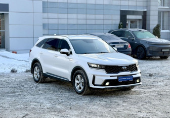 Подержанный автомобиль Kia Sorento 2021 года (3 фото)