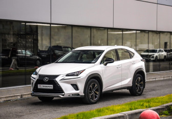 Подержанный автомобиль Lexus NX 2020 года (3 фото)