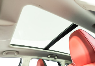 Подержанный автомобиль Changan UNI-S 2024 года (20 фото)