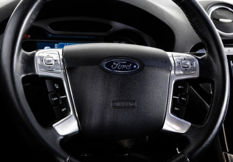 Подержанный автомобиль Ford Mondeo Sedan 2008 года (12 фото)