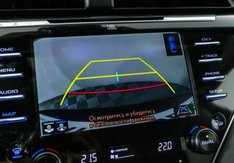 Подержанный автомобиль Toyota Camry Sedan 2018 года (37 фото)