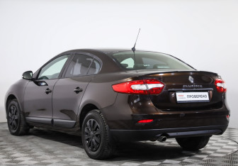 Подержанный автомобиль Renault Fluence 2016 года (7 фото)
