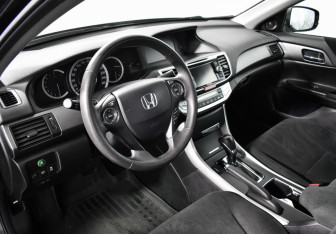 Подержанный автомобиль Honda Accord Sedan 2013 года (9 фото)