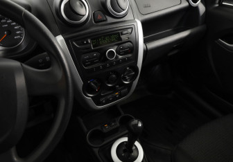 Подержанный автомобиль LADA (ВАЗ) Granta Liftback 2017 года (16 фото)