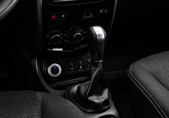 Подержанный автомобиль Nissan Terrano 2019 года (11 фото)