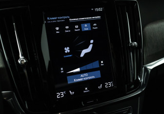 Подержанный автомобиль Volvo S90 2020 года (18 фото)