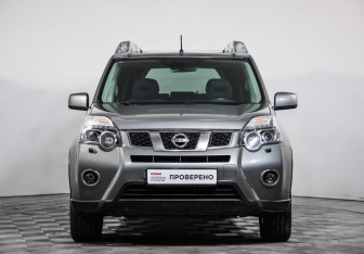 Подержанный автомобиль Nissan X-Trail 2012 года (2 фото)