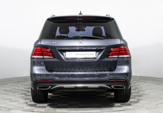 Подержанный автомобиль Mercedes-Benz GLE 2016 года (6 фото)