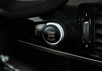 Подержанный автомобиль BMW X3 2015 года (16 фото)