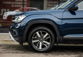 Подержанный автомобиль Volkswagen Teramont 2021 года (10 фото)