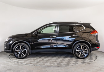 Подержанный автомобиль Nissan X-Trail 2021 года (8 фото)
