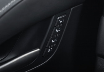 Подержанный автомобиль Lexus LX 2019 года (28 фото)