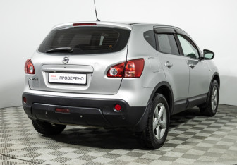 Подержанный автомобиль Nissan Qashqai 2008 года (5 фото)