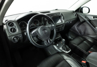 Подержанный автомобиль Volkswagen Tiguan 2016 года (11 фото)