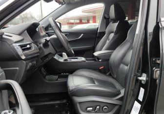 Подержанный автомобиль Chery Tiggo 8 2023 года (15 фото)